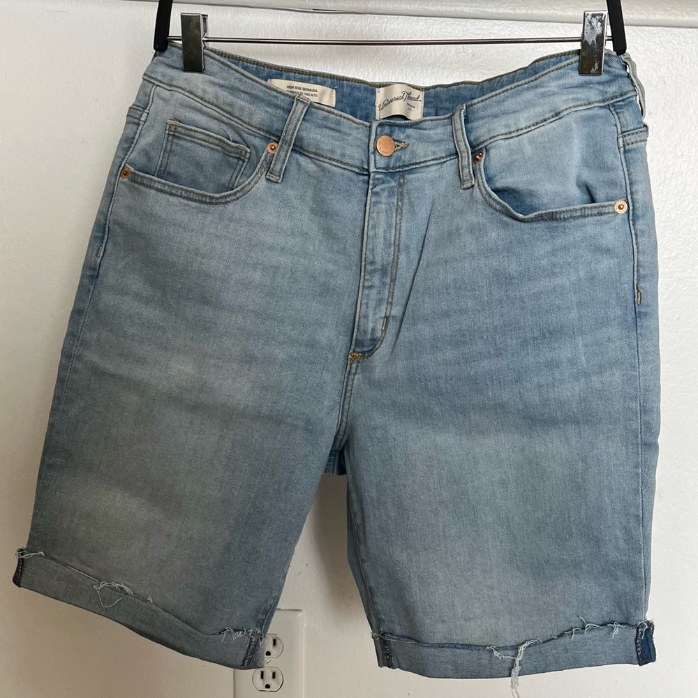 Universal Thread light denim Bermuda short
